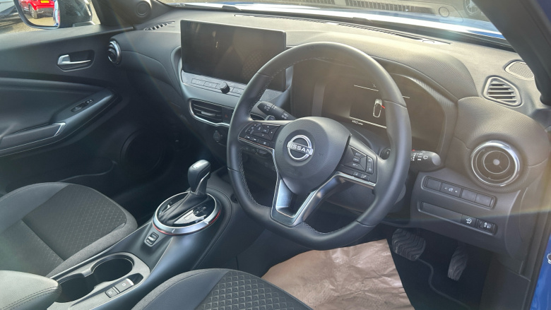 Nissan Juke 1.0 DiG-T N-Connecta 5dr DCT Petrol Hatchback
